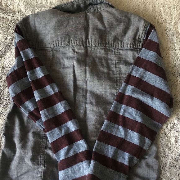 Button up shirt - Picture 3 of 3